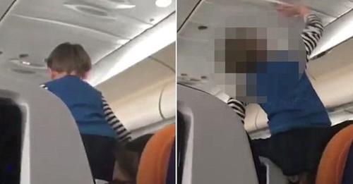 Le petit de 3 ans crie dans l’avion pendant 8 heures puis un passager filme et critique sa mère
