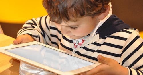 Une experte explique que les enfants s'en sortent mieux dans la vie s’ils ont moins accès aux écrans