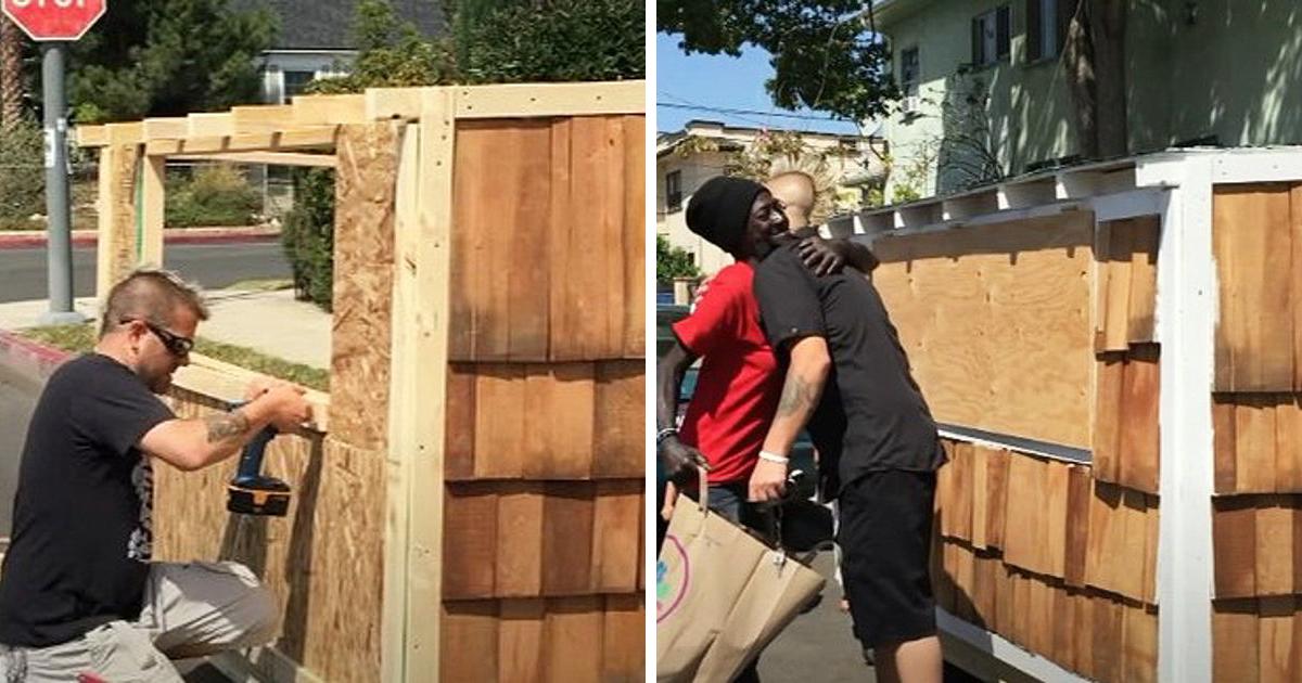 Après avoir remarqué qu'une femme sans-abri dormait devant sa demeure, un homme a décidé de lui construire une petite maison